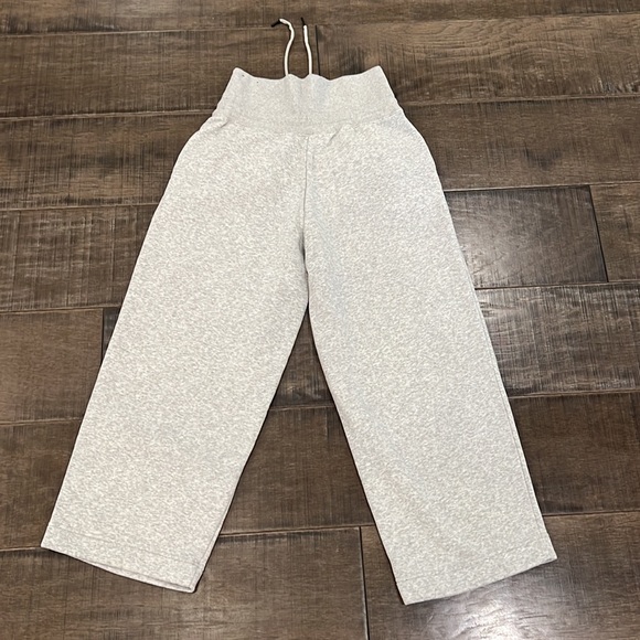 NIKE HIGH WAIST CROPPED PANTS SIZE M - Picture 11 of 16